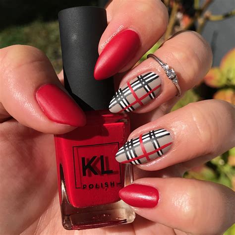 manucure burberry|burberry nails holiday plaid.